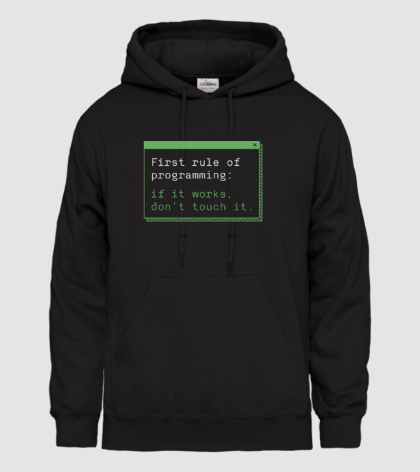  minta fekete pólón